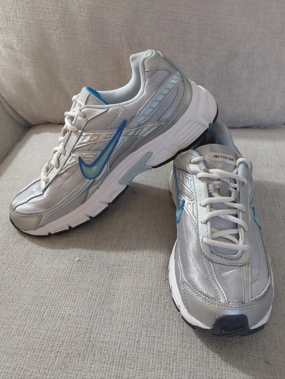 Nike Women's Initiator Silver with Light Blue Accent Running Sneakers